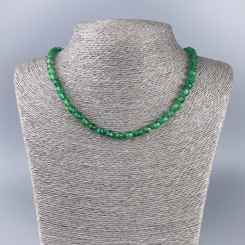 Naszyjnik z chryzoprazem fasetowany 5×5 mm