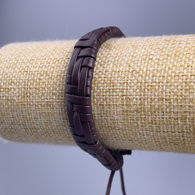 Bransoleta, długość 18-25 cm, grubość 12 mm, ekoskóra, kolor brązowy, na regulowanym zapięciu