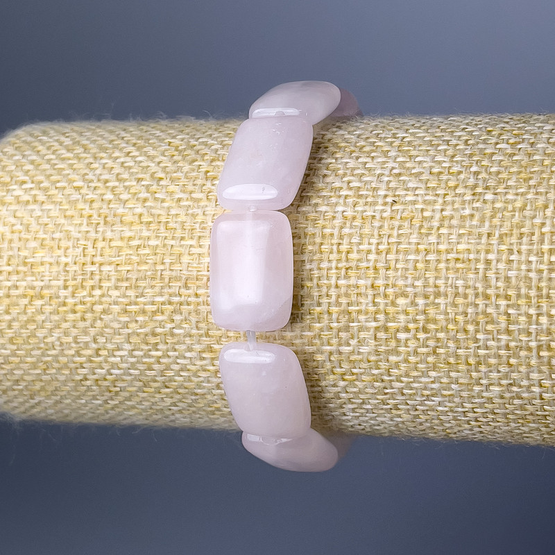 Bransoletka z różowego kwarcu, naturalny kamień, prostokątne ogniwa, średnica 13×18 mm, długość 18 cm (rozciągliwa)