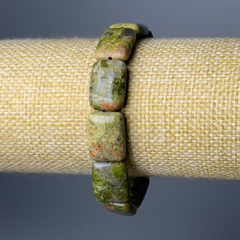 Bransoleta z jaspisu heliotropowego – naturalny kamień, prostokątne ogniwo, wymiary 13×18 mm, długość 18 cm (rozciągliwa)