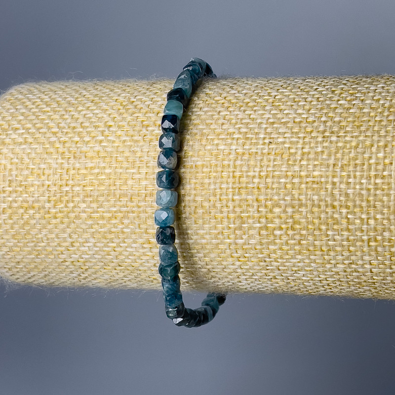 Bransoletka z Indygolitu, naturalny kamień, fasetowane kostki, średnica 4 mm ±, długość 18 cm (elastyczna)
