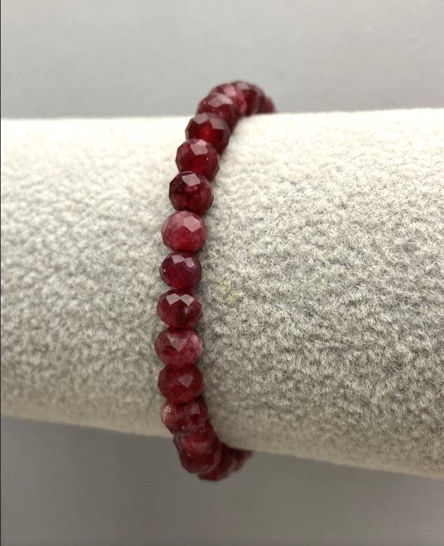 Bransoletka z rubelitowego turmalinu — fasetowane rondelki, średnica 6×5 mm, długość 18 cm (elastyczna)