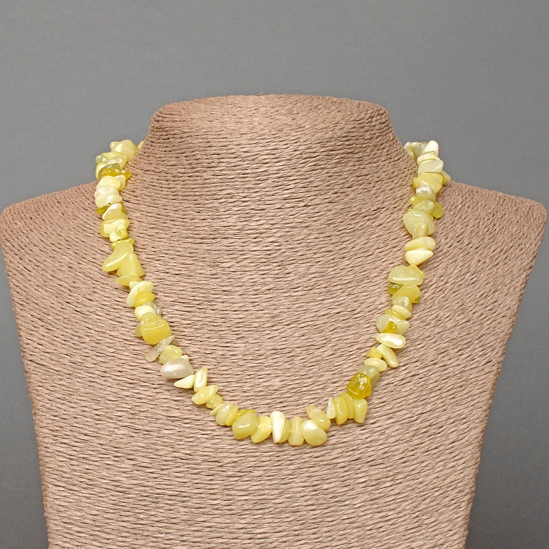 Naszyjnik z jadeitu – drobinki o średnicy 8×3 mm, długość 47 cm